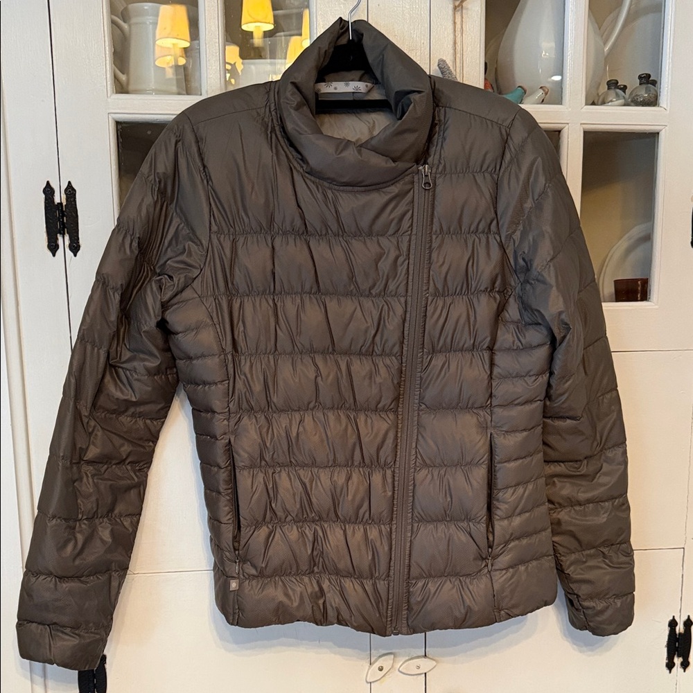 Athleta Stylish Brown/Army Green Puffer Jacket